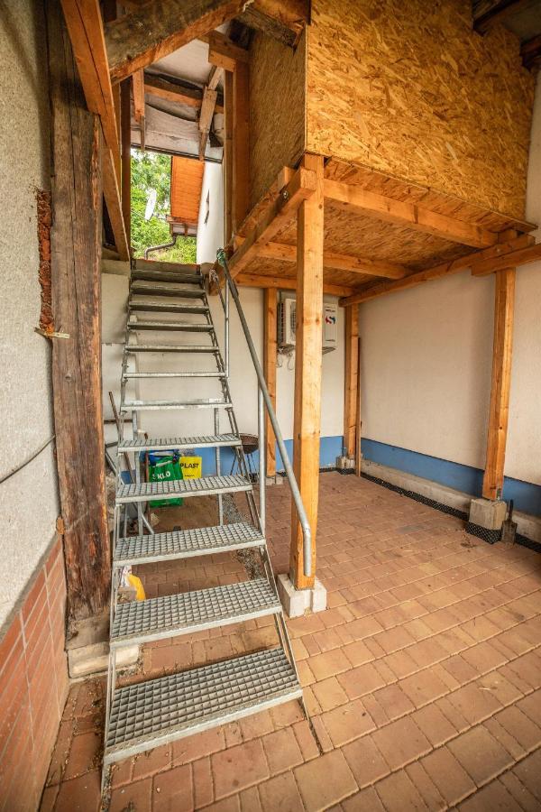 Vinny Sklep Kovarna - Nad Presovnou Rohatec ภายนอก รูปภาพ