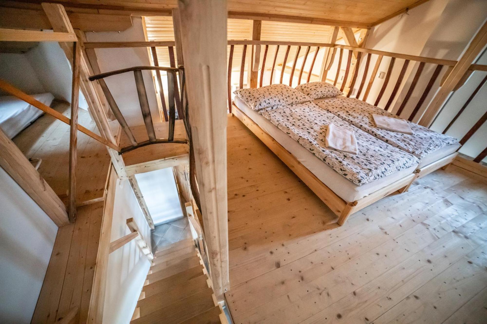 Vinny Sklep Kovarna - Nad Presovnou Rohatec ภายนอก รูปภาพ