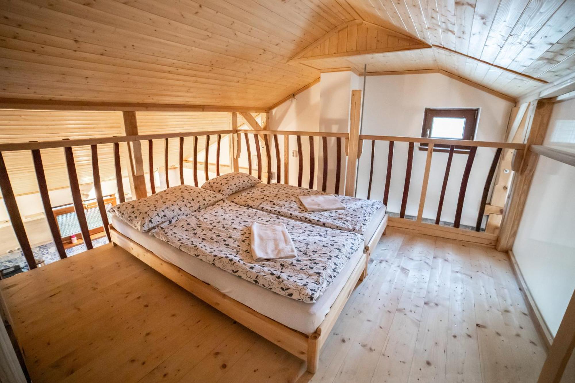 Vinny Sklep Kovarna - Nad Presovnou Rohatec ภายนอก รูปภาพ